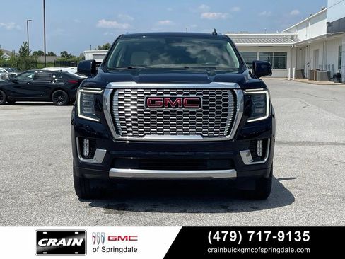 Used 2023 GMC Yukon Denali AWD/4WD image 2