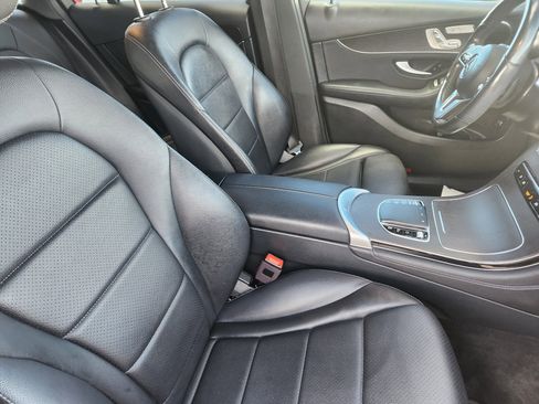 Used 2021 Mercedes-Benz GLC 300 4MATIC image 17