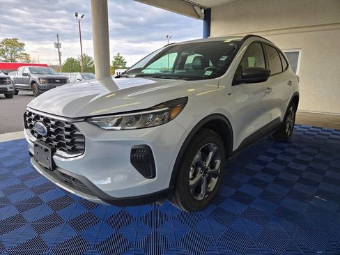 Used 2025 Ford Escape ST-Line image 3