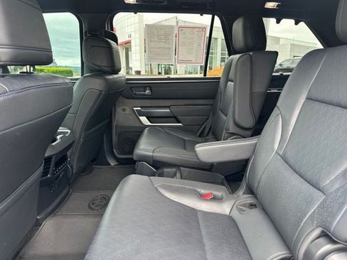 Used 2025 Toyota Sequoia Platinum AWD/4WD image 19