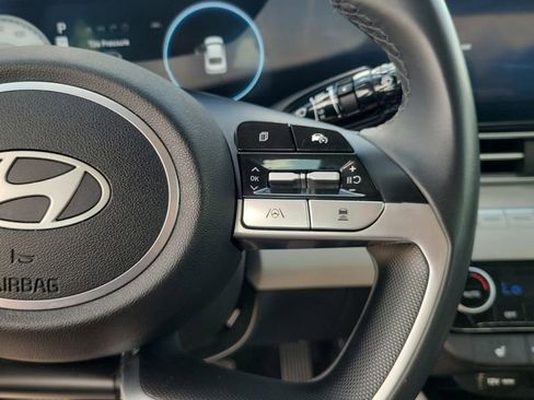 Used 2024 Hyundai Elantra Limited FWD image 21