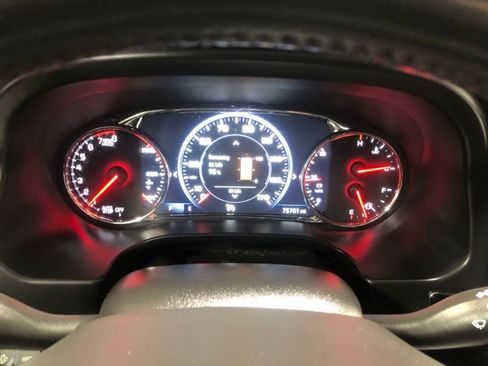 Used 2021 GMC Acadia SLT w/ Elevation Edition image 28