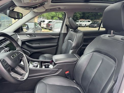 Used 2022 Jeep Grand Cherokee L Limited image 13