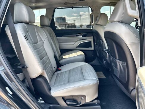 Used 2024 Kia Telluride SX Prestige AWD/4WD image 19