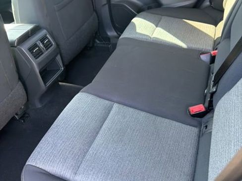 Used 2021 Nissan Rogue S FWD image 9