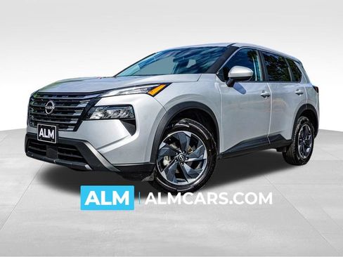 Used 2025 Nissan Rogue SV image 1