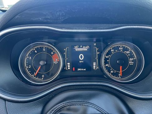 Used 2021 Jeep Cherokee Latitude Plus image 15