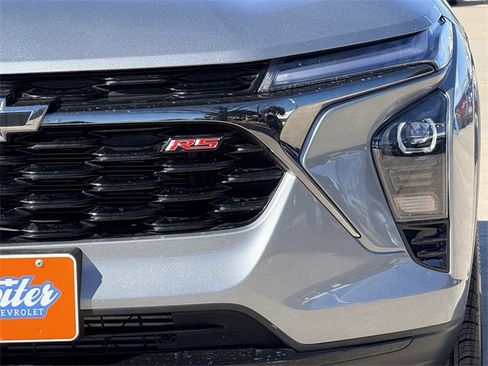 Used 2025 Chevrolet Trax RS w/ Sunroof Package image 9