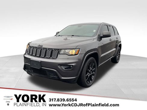 Used 2021 Jeep Grand Cherokee Laredo X image 1