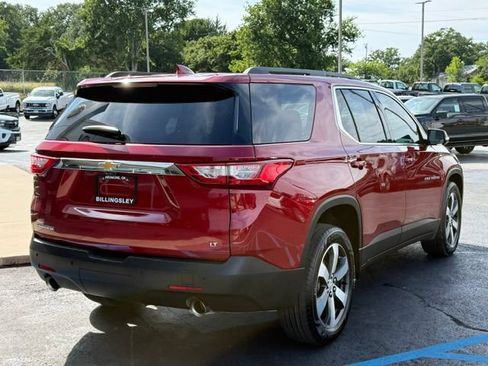 Used 2020 Chevrolet Traverse LT w/ LT Premium Package FWD image 3