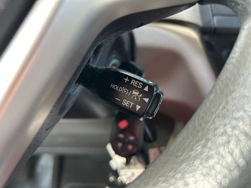 Used 2020 Toyota Sienna LE FWD image 25