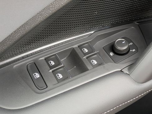 New 2026 Volkswagen Tiguan SE R-Line AWD/4WD image 24