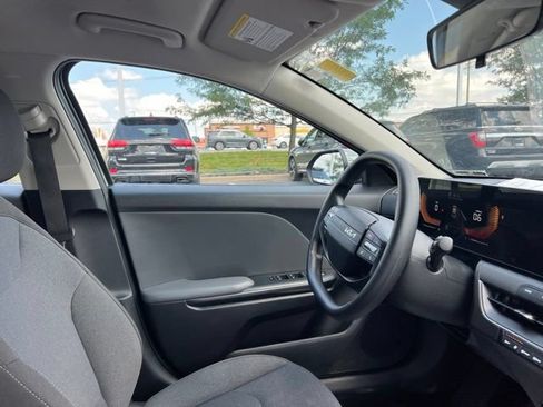 Certified 2025 Kia K4 FWD image 32