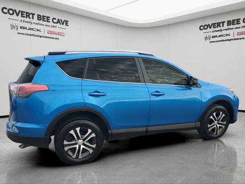 Used 2017 Toyota RAV4 LE image 10