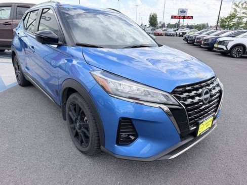 Certified 2024 Nissan Kicks SR w/ SR Premium Package FWD image 3