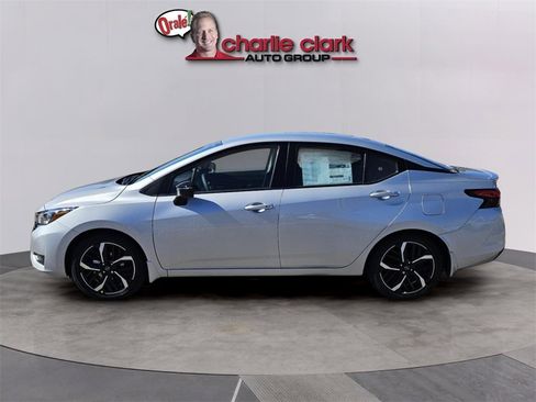 New 2025 Nissan Versa SR w/ Trunk Package image 2