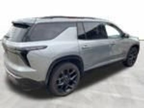 Used 2025 Chevrolet Traverse RS w/ LPO, Floor Liner Package image 4