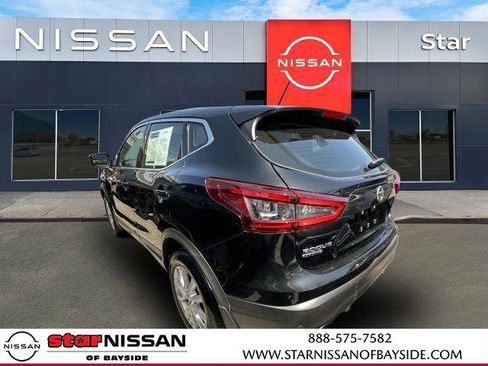 Certified 2022 Nissan Rogue Sport S image 4