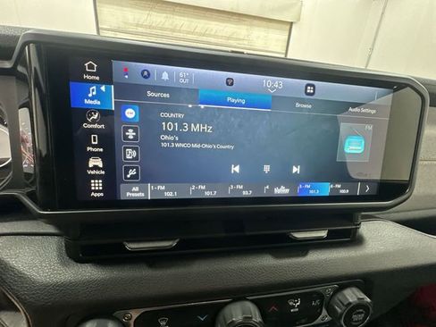 Used 2024 Jeep Gladiator Sport image 13