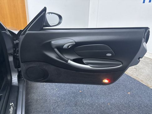 Used 2002 Porsche Boxster S RWD image 16