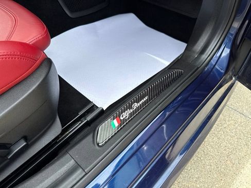 Used 2019 Alfa Romeo Giulia Ti Sport w/ Quick Order Package 22S Sport AWD/4WD image 44