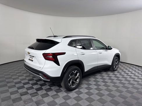 New 2026 Chevrolet Trax LT image 3