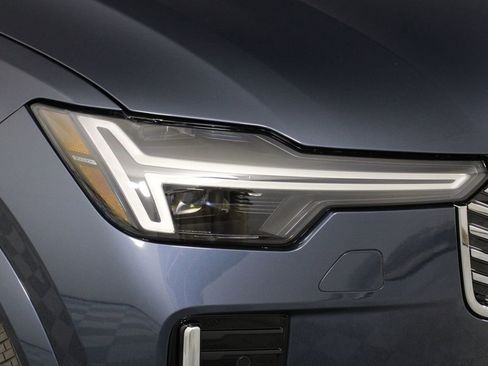 New 2026 Volvo XC90 T8 Plus w/ Protection Package Premier AWD/4WD image 14