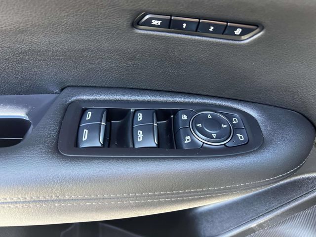 Certified 2024 Cadillac XT6 Luxury w/ LPO, Floor Liner Package AWD/4WD image 20