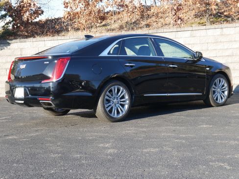 Used 2019 Cadillac XTS Luxury image 7