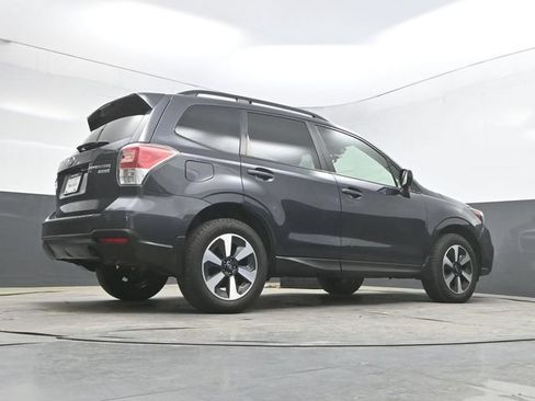 Used 2017 Subaru Forester 2.5i Premium AWD/4WD image 38