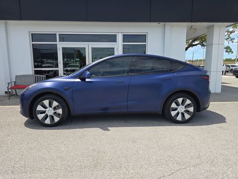 Used 2023 Tesla Model Y Long Range AWD/4WD image 4