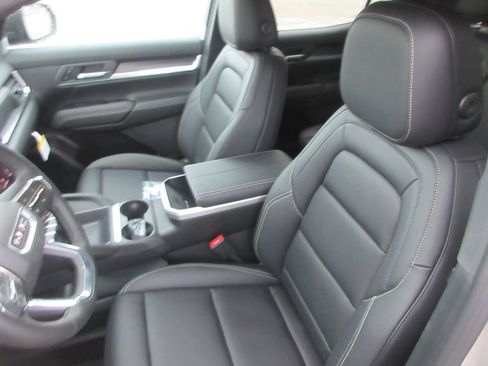 New 2026 GMC Terrain Elevation w/ Elevation Premium Package AWD/4WD image 11
