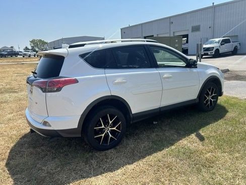 Used 2018 Toyota RAV4 SE w/ Power Extra Value Package FWD image 3