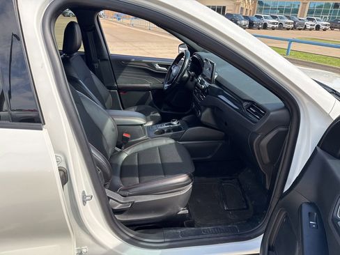 Used 2025 Ford Escape ST-Line image 14