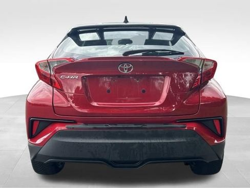 Used 2020 Toyota C-HR XLE FWD image 4