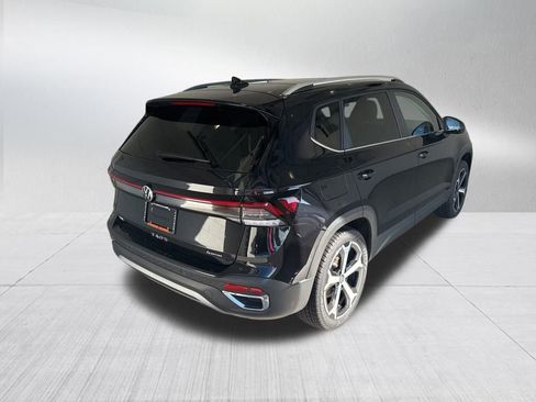 New 2025 Volkswagen Taos SEL image 5