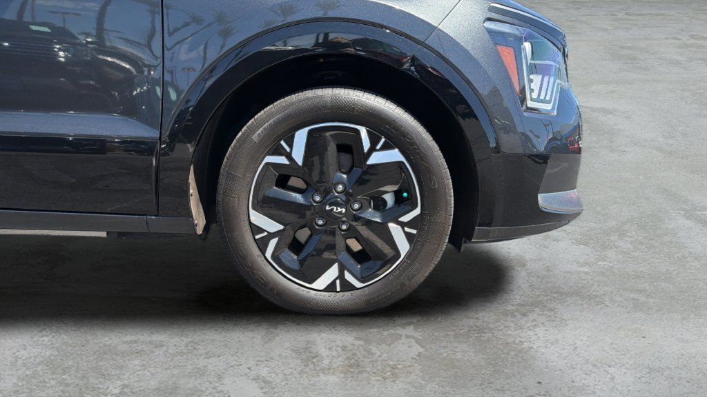 Used 2023 Kia Niro Wind FWD image 28