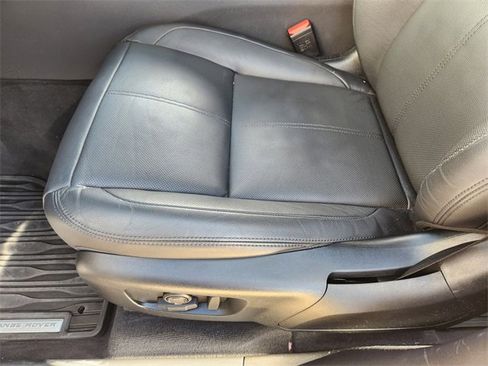 Used 2025 Land Rover Range Rover Velar Dynamic SE image 23