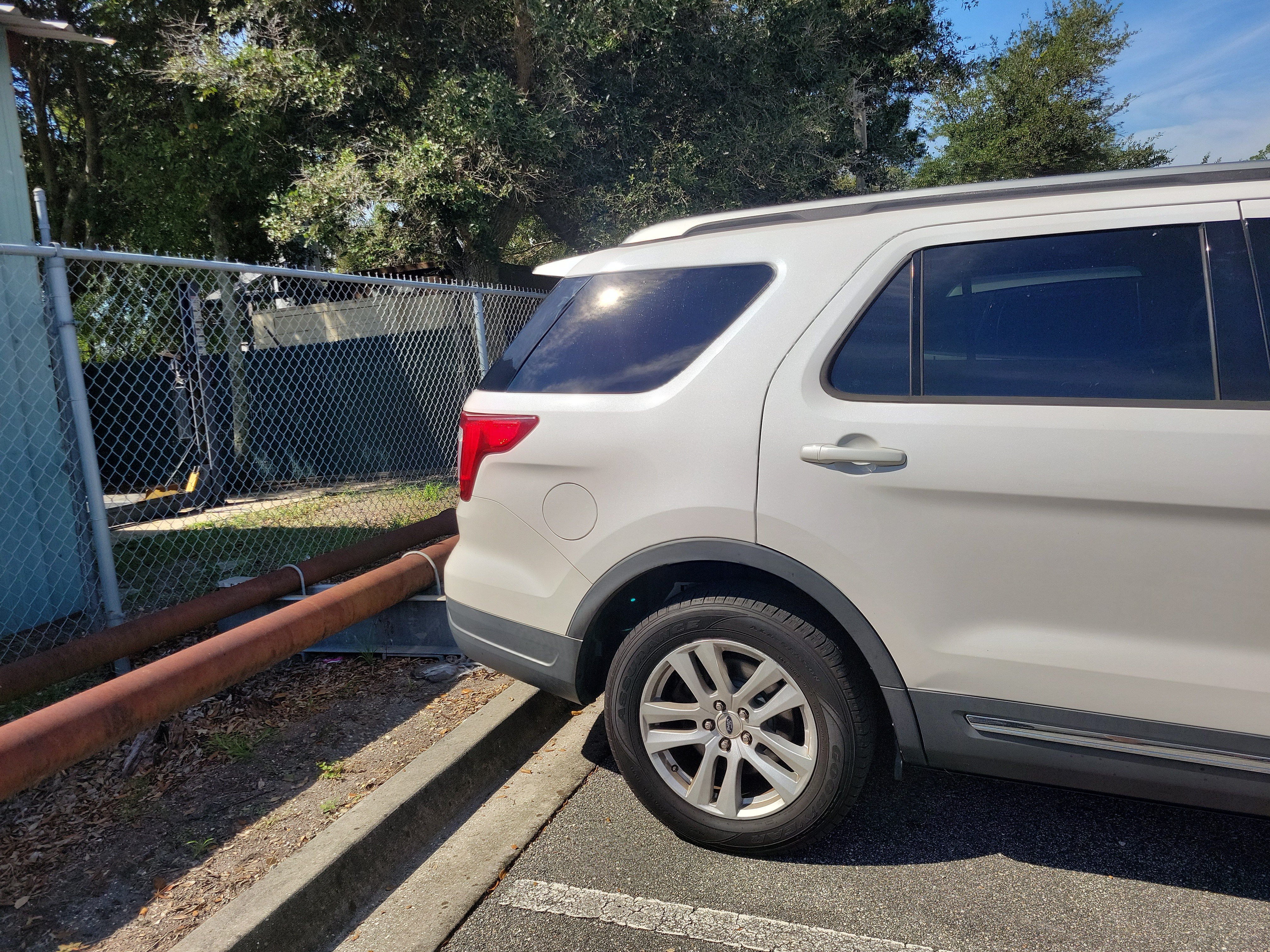 Used 2019 Ford Explorer XLT w/ Class III Trailer Tow Package FWD image 9