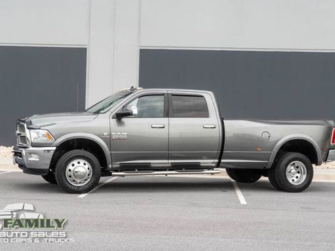 Used 2013 RAM 3500 Laramie AWD/4WD image 4