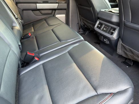 Used 2024 Ford F250 Lariat w/ Lariat Ultimate Package AWD/4WD image 15