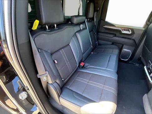Used 2023 Chevrolet Silverado 1500 High Country w/ Z71 Off-Road Package AWD/4WD image 19
