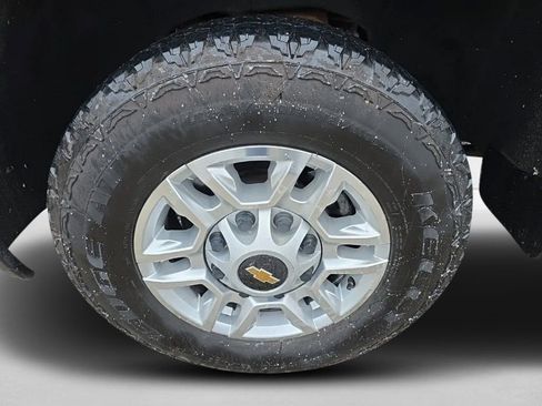 Used 2023 Chevrolet Silverado 2500 LT image 9