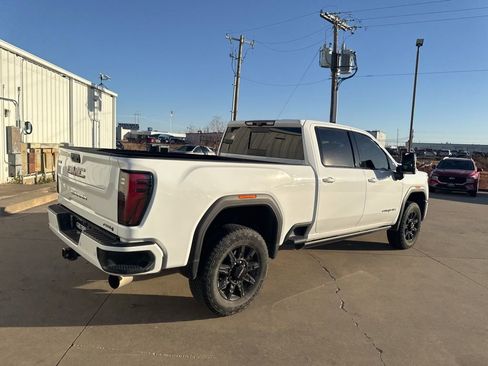 Used 2024 GMC Sierra 2500 AT4 w/ AT4 Premium Plus Package image 3