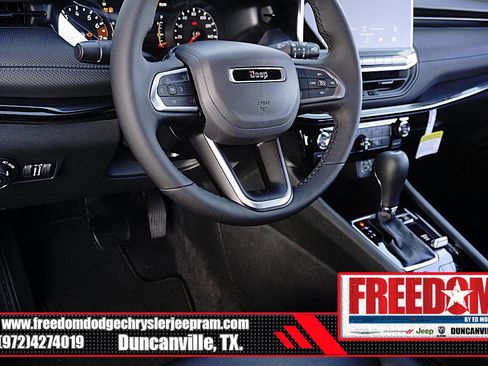 New 2026 Jeep Compass Latitude image 25