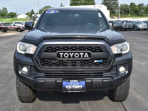 Used 2016 Toyota Tacoma TRD Off-Road w/ Towing Package AWD/4WD image 22