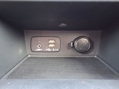 Used 2023 Subaru Crosstrek 2.0i Premium image 8