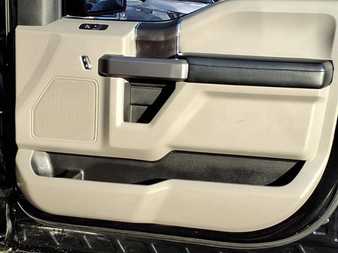 Used 2019 Ford F150 XLT image 5