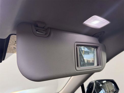 Used 2022 Toyota RAV4 XLE Premium image 29