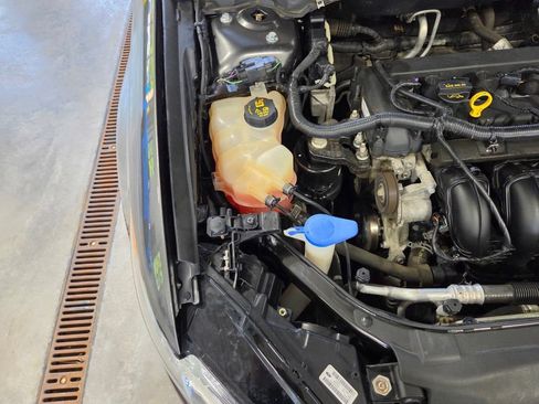 Used 2015 Ford Fusion SE FWD image 40